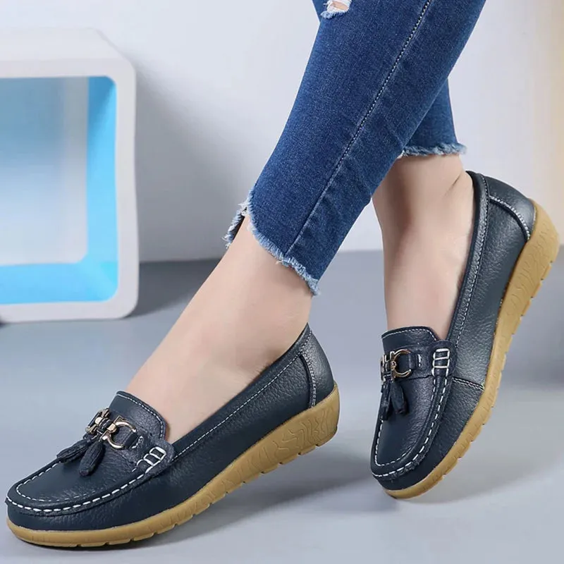Cassia - Stylish Low-Heeled Sneakers for Women