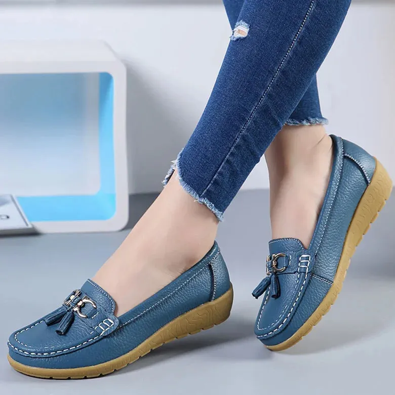 Cassia - Stylish Low-Heeled Sneakers for Women