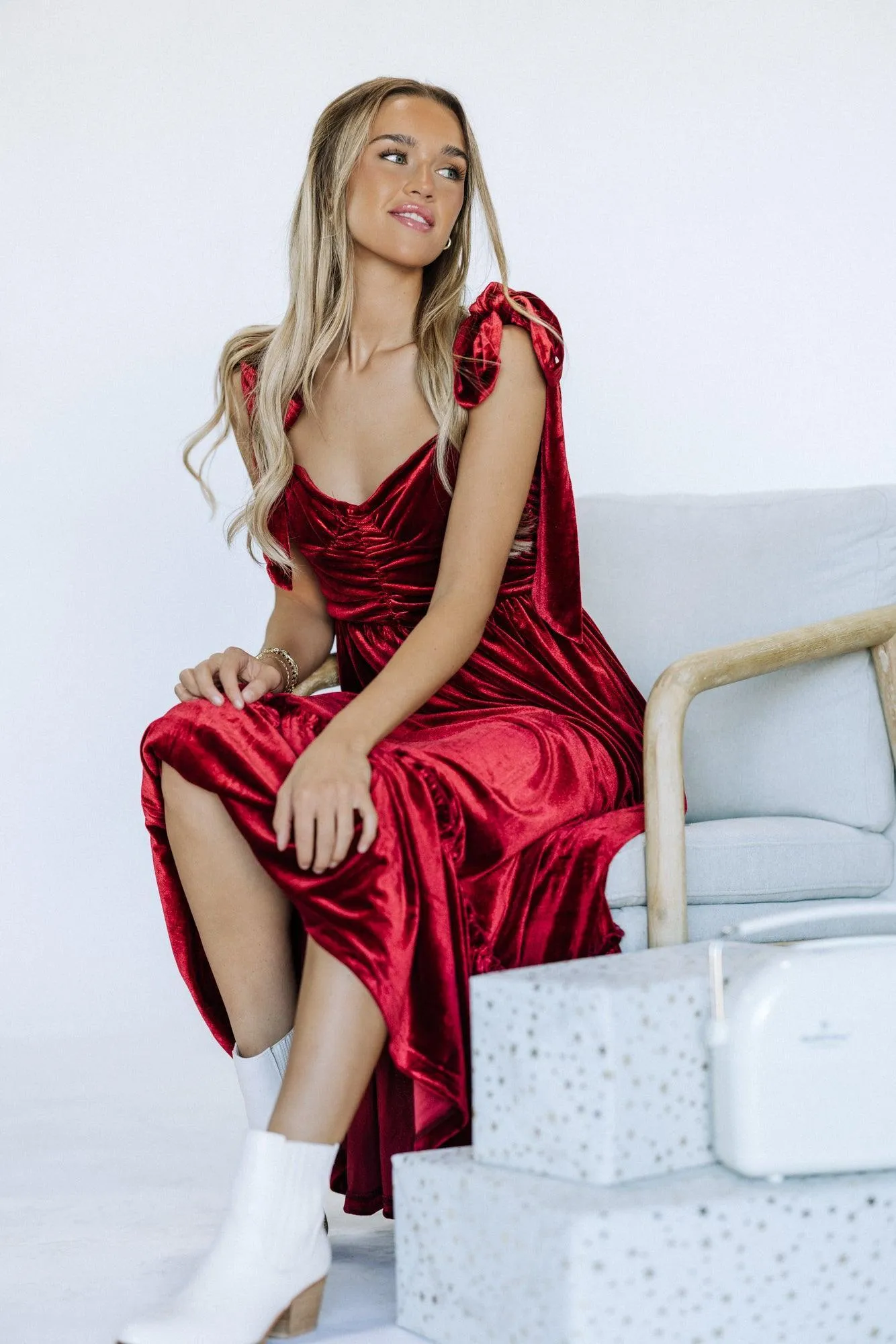 Cindy Velvet Dress In Red