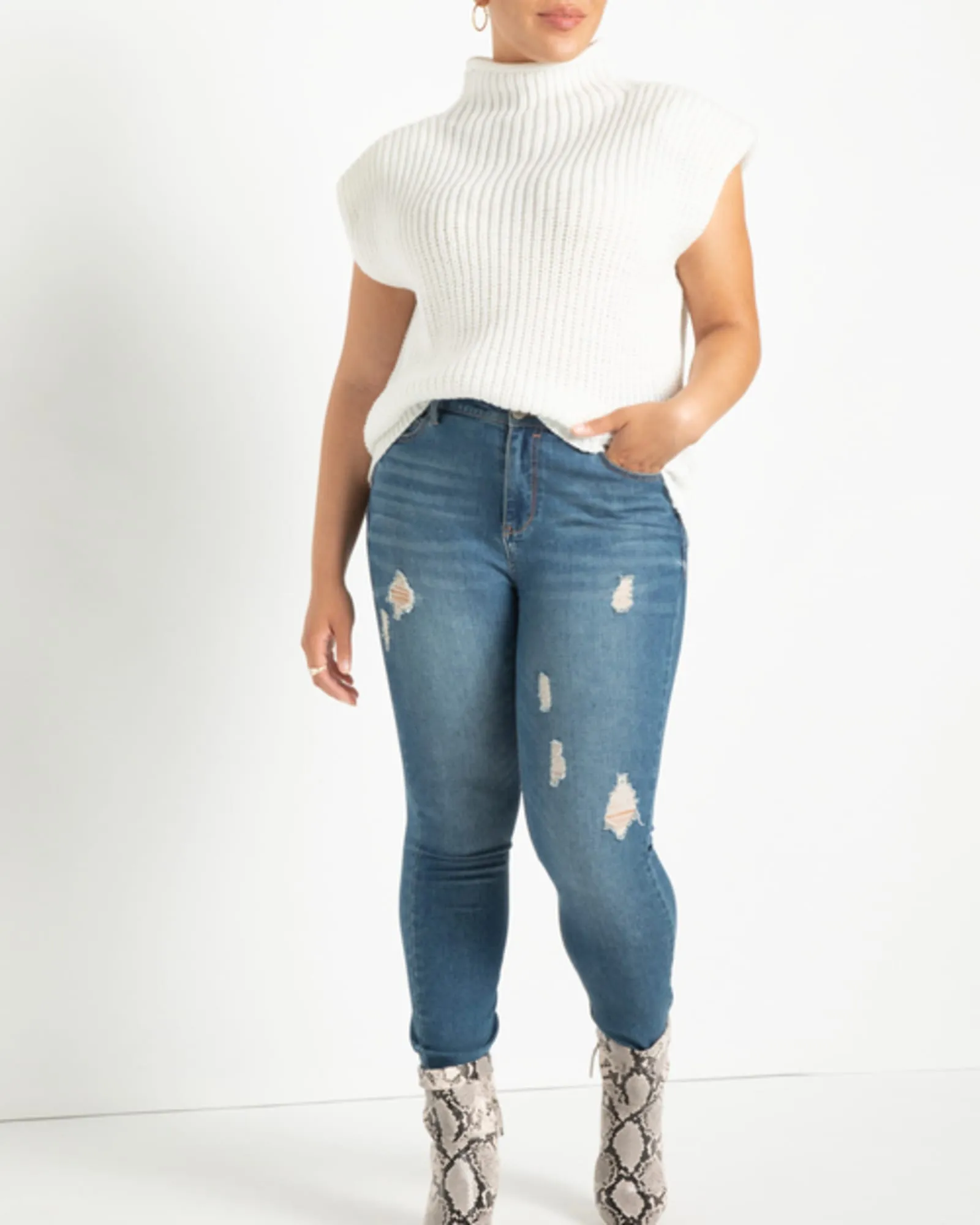 Luna Strong Shoulder Turtleneck | Soft White