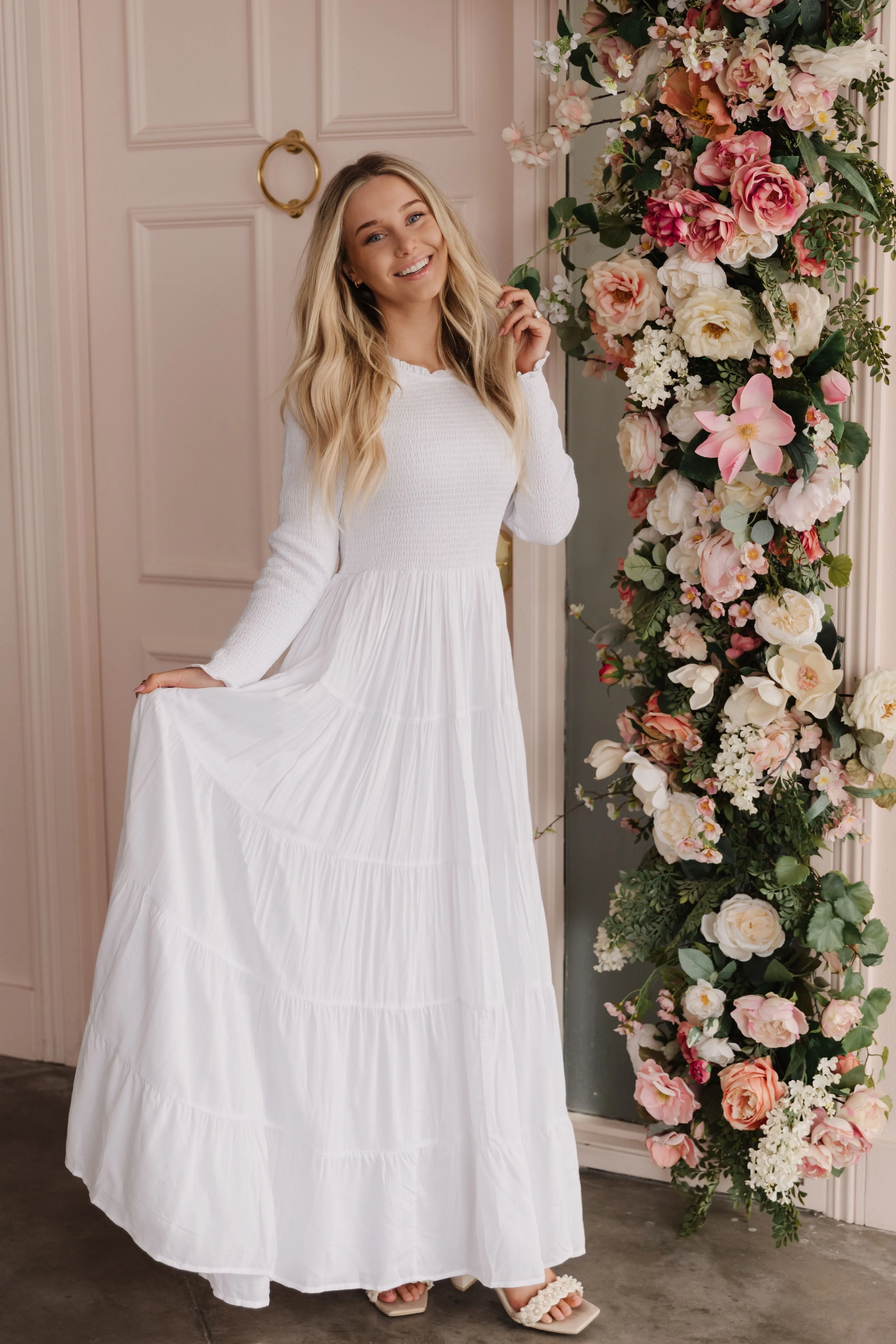 THE ASHTYN MAXI DRESS IN WHITE